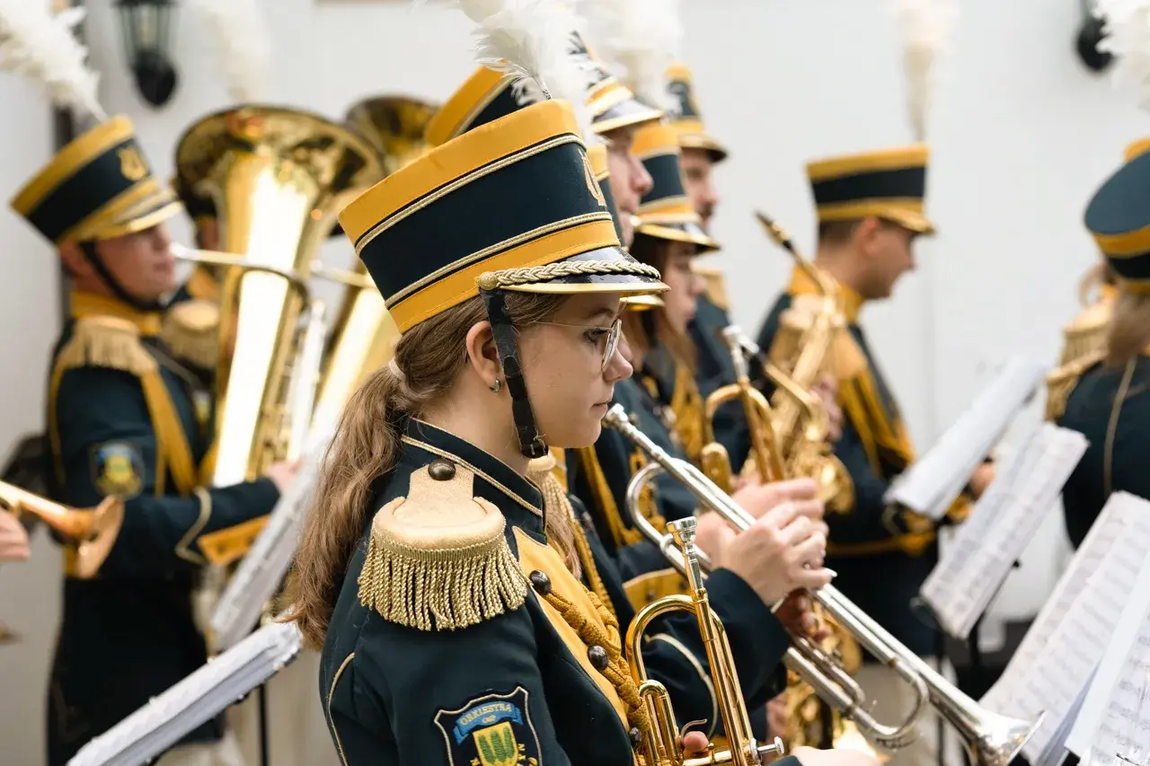 Orkiestra_Wernisaż_RenataWojciechowska_small-10