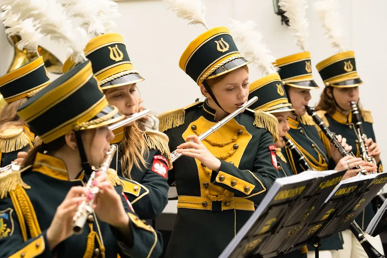 Orkiestra_Wernisaż_RenataWojciechowska_small-15