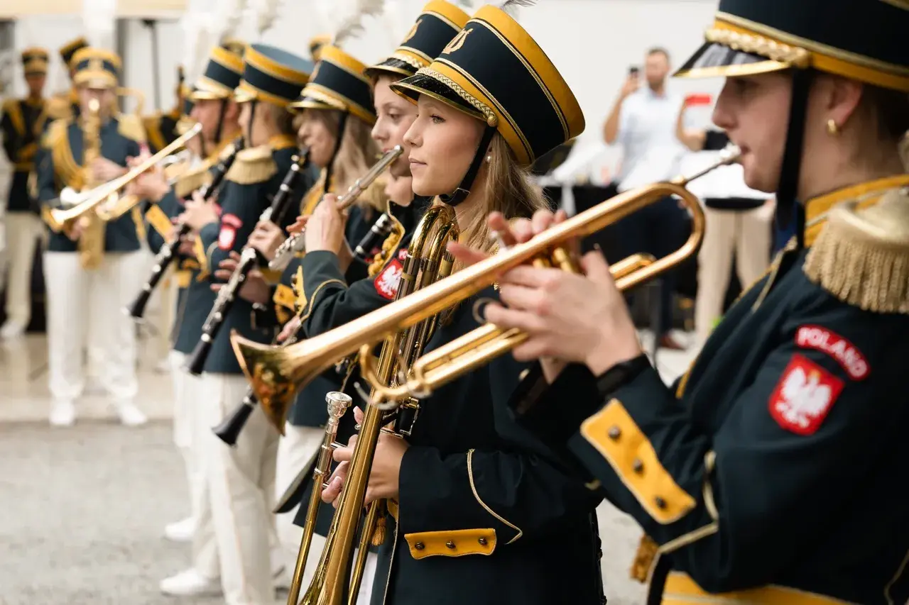 Orkiestra_Wernisaż_RenataWojciechowska_small-19